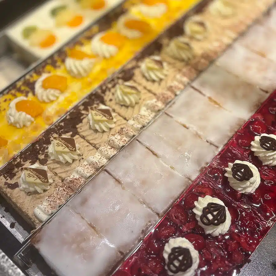 Kuchenauswahl in der Genusszeit in Treis-Karden